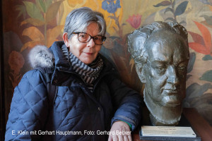 21a E. Klein mit Gerhart Hauptmann, Foto Gerhard Becker    